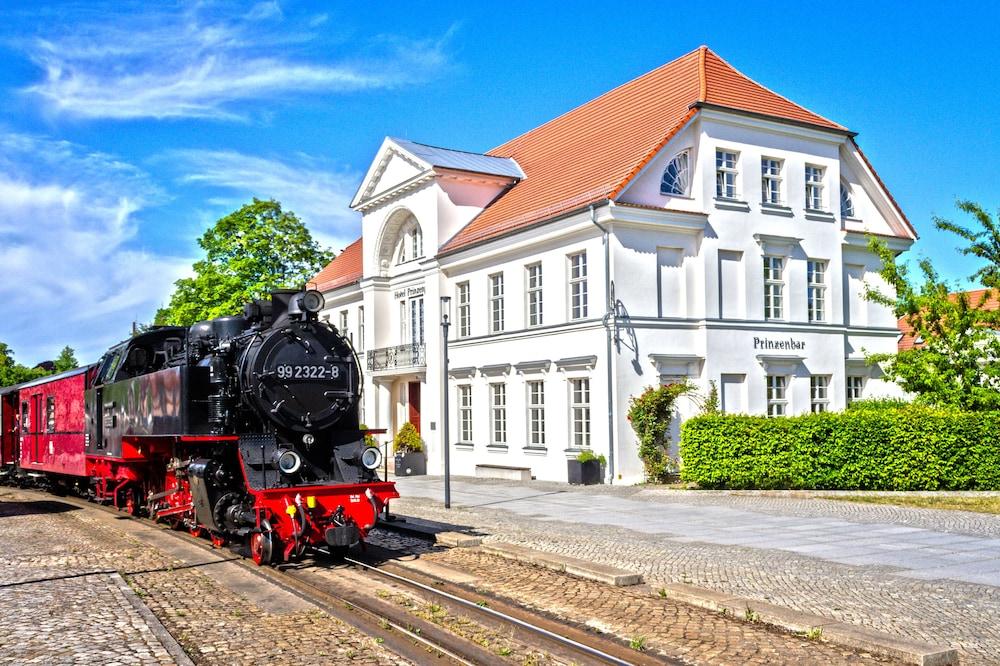 Hotel Prinzenpalais Бад-Доберан Екстер'єр фото