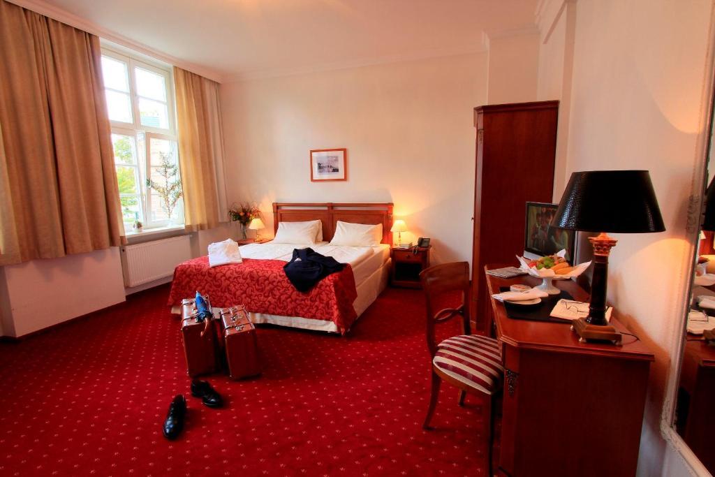 Hotel Prinzenpalais Бад-Доберан Номер фото