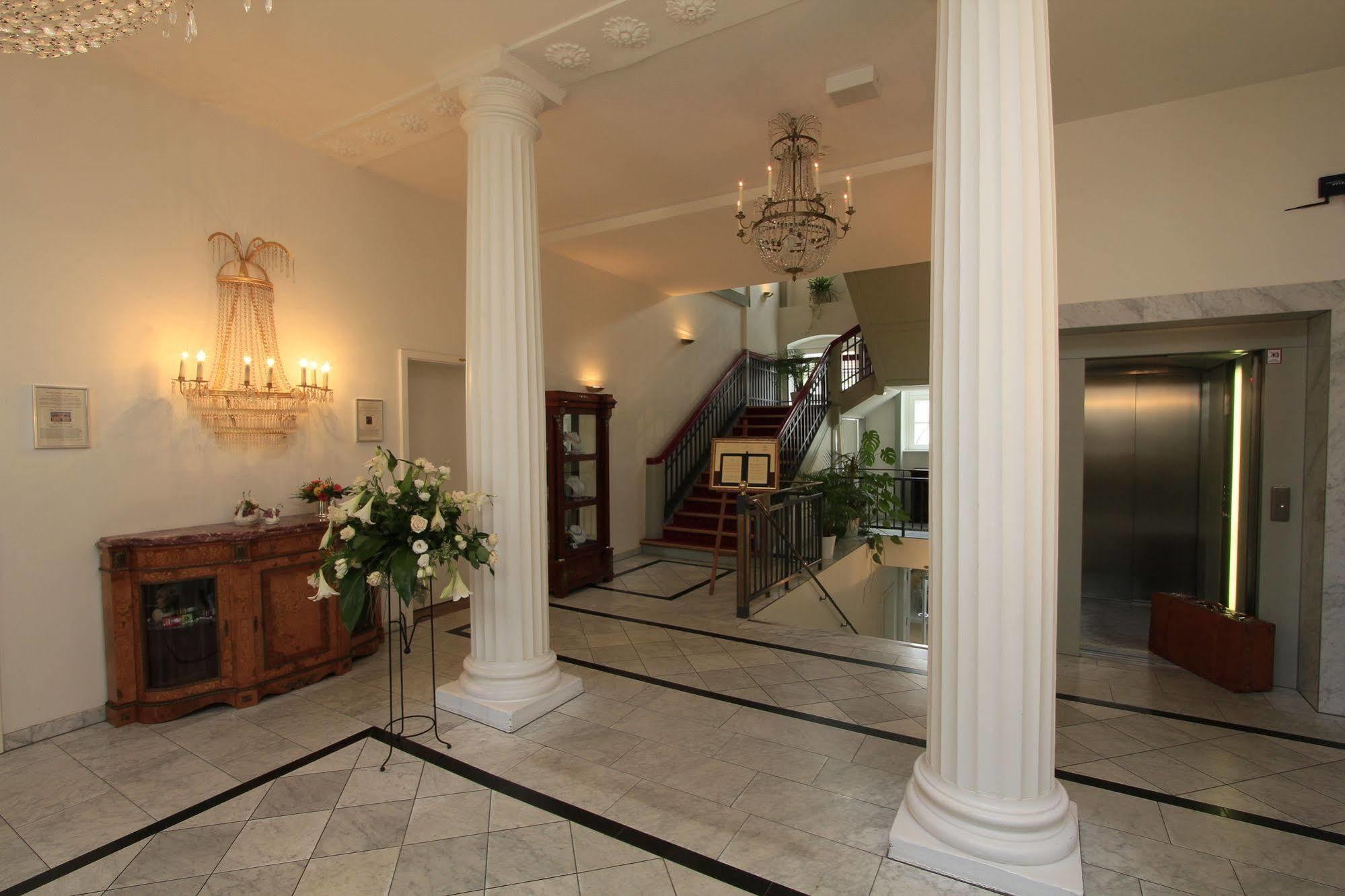 Hotel Prinzenpalais Бад-Доберан Екстер'єр фото